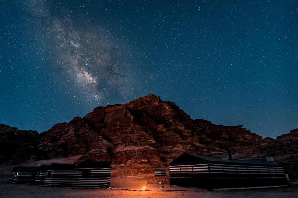 Wadi Rum Sky Tours & Camp Экстерьер фото